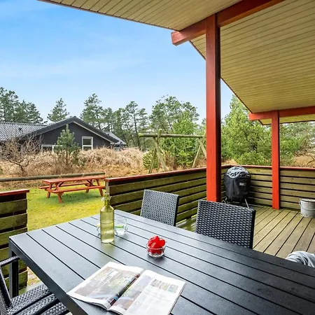 Samine - 1-2km From The Sea By Interhome