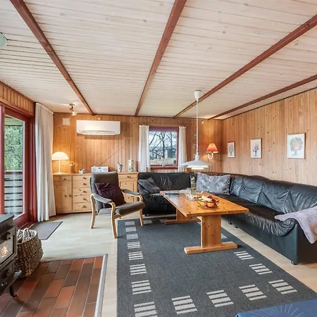 Samine - 1-2km From The Sea By Interhome *