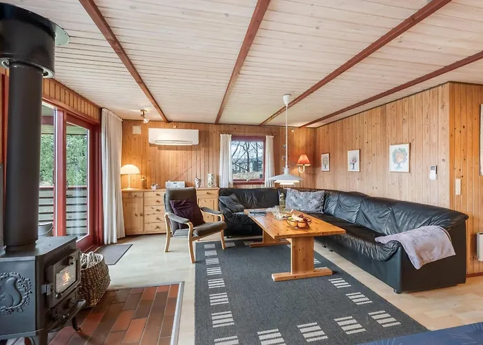 Samine - 1-2km From The Sea By Interhome *